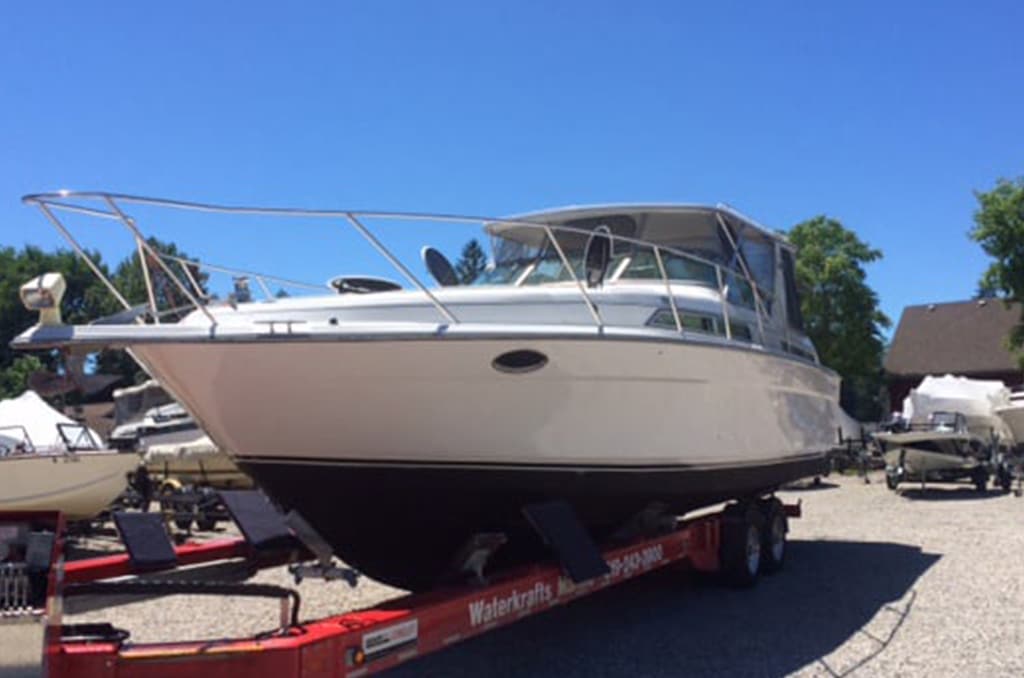 Four Winns power boat